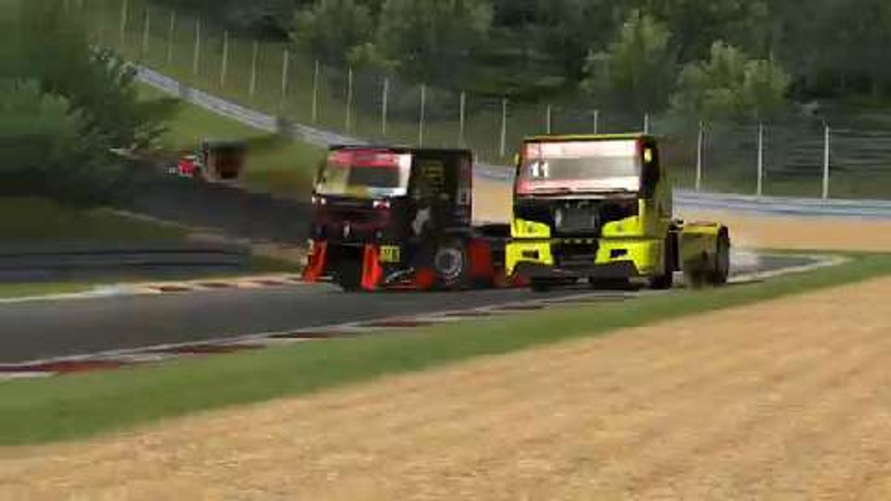 Trailer Truck Racing by Renault Trucks