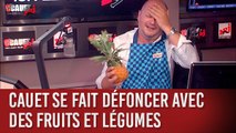 Cauet se fait défoncer avec des fruits et légumes - C'Cauet sur NRJ