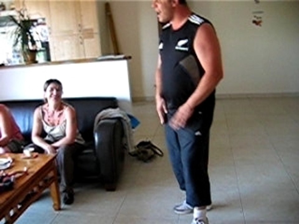 UN ALL BLACK CHANTE