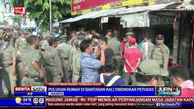 31 Bangunan di Bantaran Kali Cililitan Dibongkar