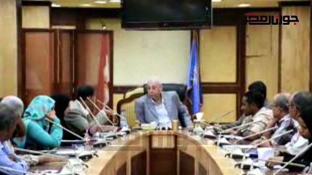 محافظ اسوان يستبعد مدير مستشفي كوم امبو من منصبه لسوء ادارته