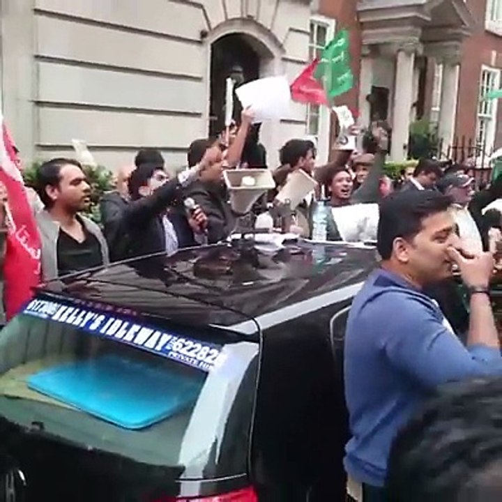 Go Nawaz Go in front of Nawaz Sharif house London