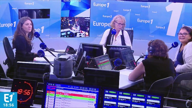 JR fait disparaître la pyramide du Louvre