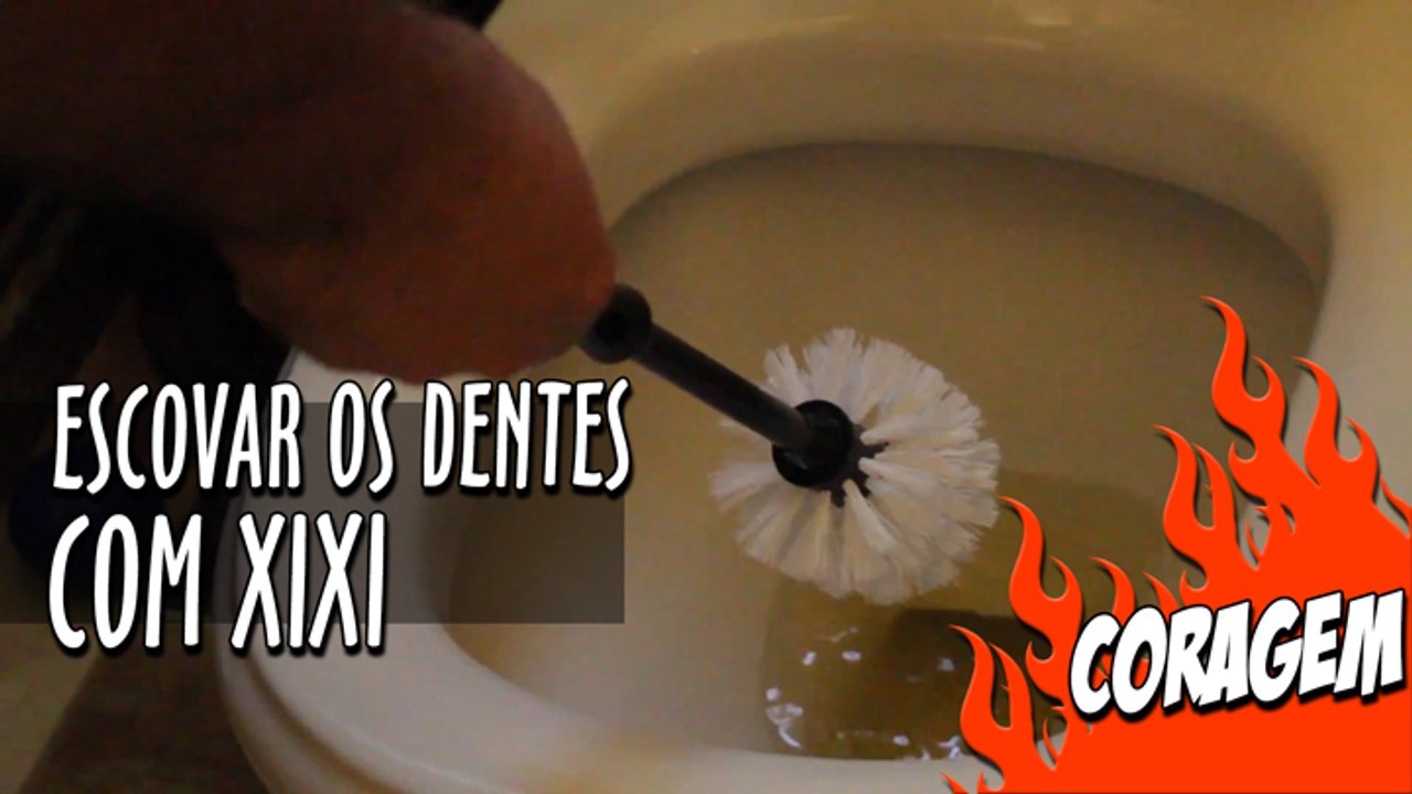 Escovando o dente com mijo e tortura chinesa