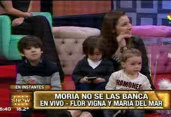 Paula en Este es el Show 1 (con Oli atrás de cámara) - 25 de Mayo