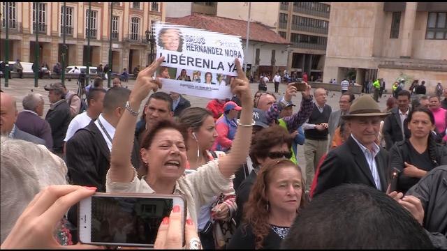 Cientos de colombianos exigen libertad de periodistas desaparecidos