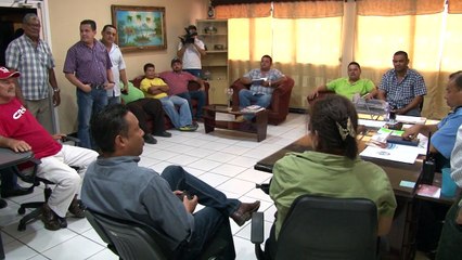 Dirigentes del transporte se reunen con director de transito