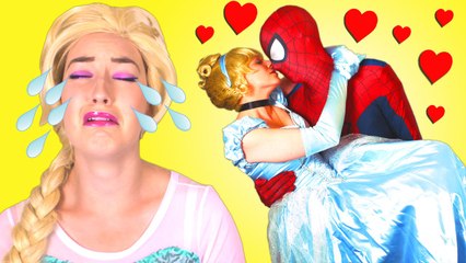 Tải video: Is Spiderman Kissing Cinderella! w  Frozen Elsa & Anna, Pink Spidergirl Mermaid, Catwoman & Joker