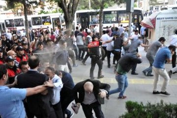 Elazığspor Kongresi'nde Taraflar Birbirine Girdi