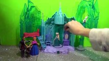 Amazoncom Disney Frozen Small Doll Elsa and Magical Lights Palace Playset Toys  Games 1