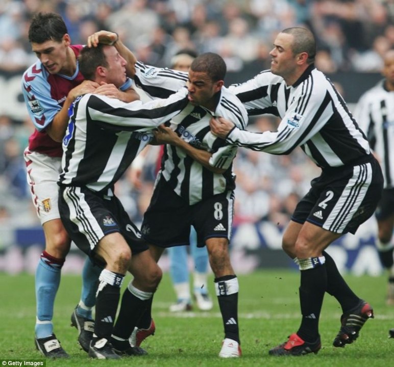 Драки в футболе ИЗБИЕНИЯ АРБИТРОВ № 2  Fights in football BEATING of ARBITRATORS No. 2