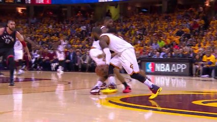 Kyrie Irving fait danser Valanciunas