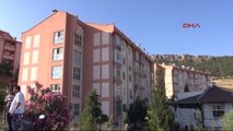 Adıyaman Balkona Bağladığı İp ile Kaçamaya Çalışan Genç Kız Düştü