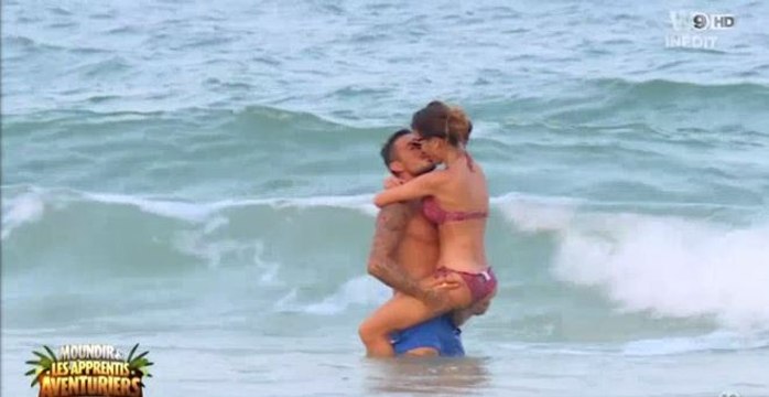 Moundir & les apprentis aventuriers : Julien embrasse Manon et fait halluciner Moundir (vidéo)