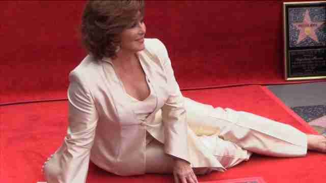 La mexicana Angélica María recibe su estrella en el Paseo de la Fama de Hollywood