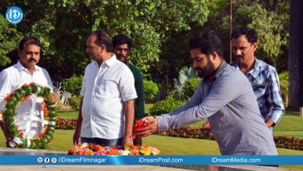 Jr NTR Pays Tribute To NTR On His Birthday || iDream Filmnagar