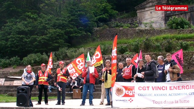 Quimper. 700 manifestants, la gare bloquée