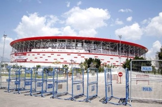 Polis, Fenerbahçe-Galatasaray Maçı için Yoğun Güvenlik Önlemi Aldı
