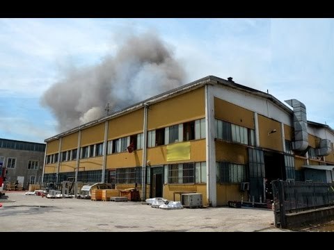 Pontecchio Marconi (BO) - Incendio in azienda di vernici, danni ingenti (26.05.16)