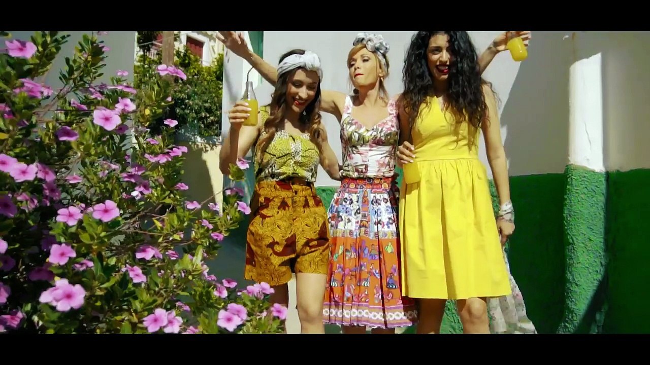 Στέλλα Καλλή - Η Αγάπη Τα 'Χει Όλα - Official Video Clip