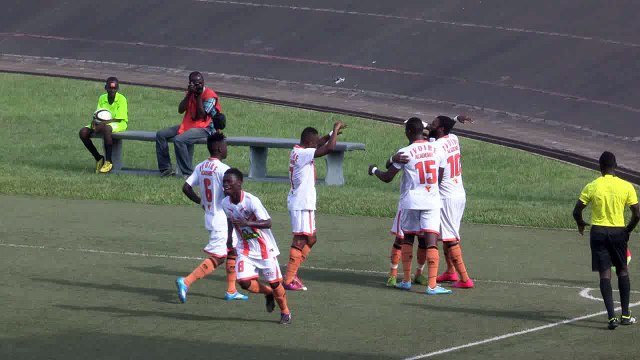 1ère mi-temps, Ivoire Académie FC vs Bouaké FC (1-0), Parc des Sports de Treichville, journée 10, Ligue 2, 10 Avril 16