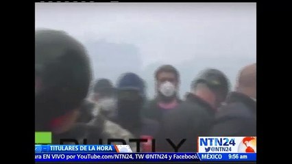 Download Video: Policía dispersa con gases lacrimógenos una protesta en París contra la reforma laboral