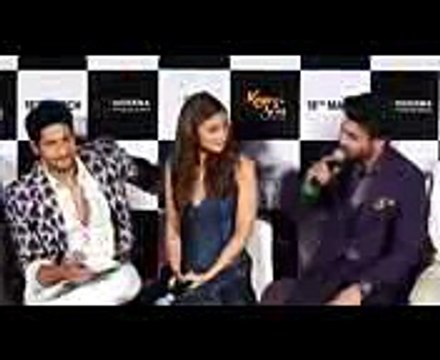 Karan johar nay Fawad khan ko Beynaqab kardiya , din ko kuch raat ko kuch Vidrail