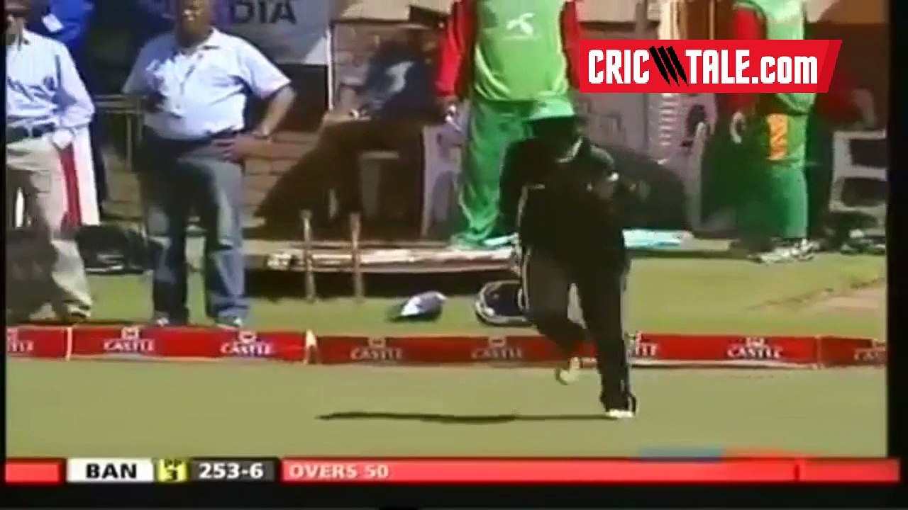 Keegan Meth lost teeth by straight drive (Bangladesh vs Zimbabwe 5th ODI 2011)