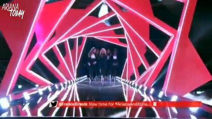 Ariana Grande y Christina Aguilera juntas en la final de "The Voice"