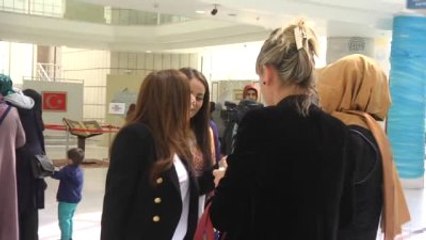 Modacı Zeynep Kartal, Altın Dokunuşlar Sergisini Gezdi