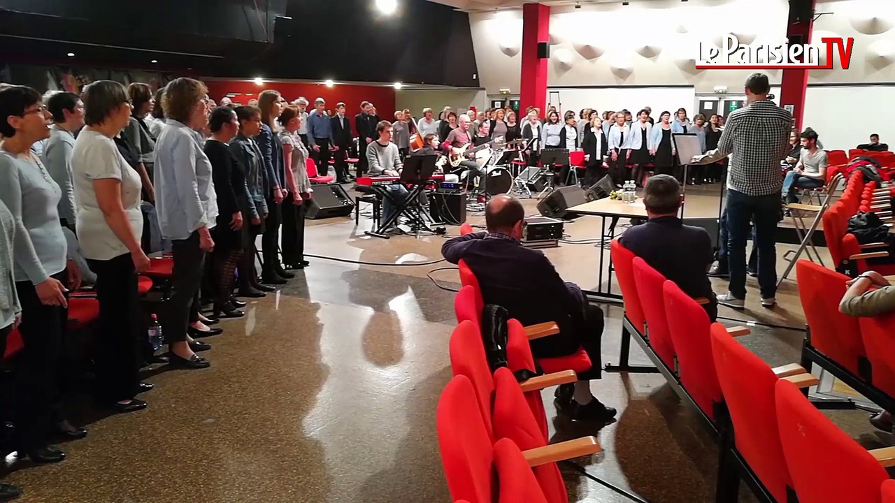 Maxime Le Forestier en concert avec une chorale à Sannois