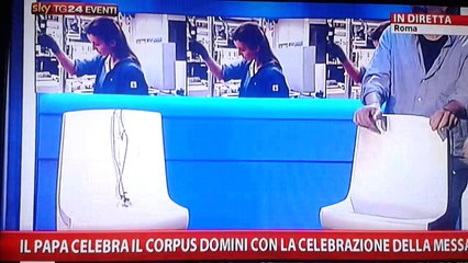 Sky TG 24 Eventi - Breve Fuori Onda  in diretta Dello Studio !