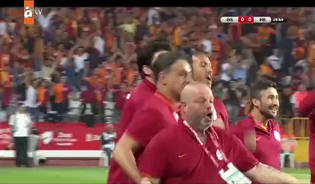 Galatasaray: 1- Fenerbahçe: 0 Lukas Podolski (Dk.30)