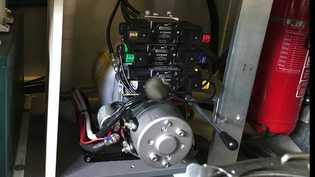 INSTALLING A GANGWAY (Opacmare 1041/29) ON A SMALLER YACHT IN TIGHT SPACES WHERE NONE WAS PREVIOUSLY INSTALLED