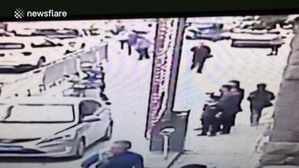 This is why you shouldn't talk on the phone while crossing the road