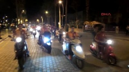 Marmaris'te Galatasaray Taraftarlardan Kupa Kutlaması