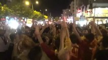 Bursa'da Galatasaray Taraftarından Coşkulu Kutlama