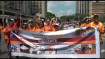 Marcha de estudiantes chavistas  en Caracas para respaldar al Gobierno