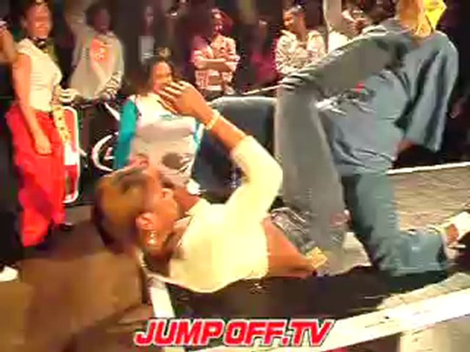 Jumpoff_065_booty_02