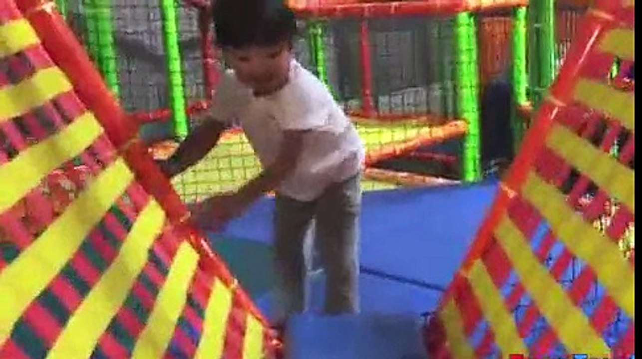 Indoor Playground Family Fun Play Area for kids Giant inflatable  Slides Children Play Center 2