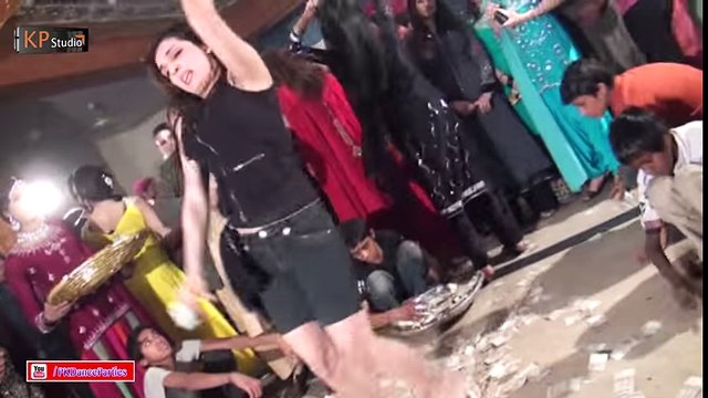 PHOOL PERFORMING MUJRA DANC3 @ PAKISTANI PARTY 2016 -PAKISTANI MUJRA-LATEST MUJRA HOT MUJRA DANCE