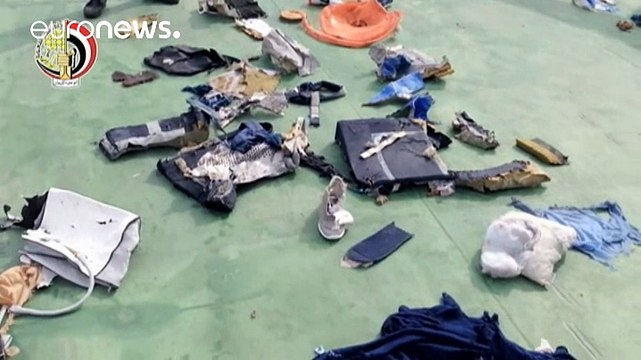 EgyptAir: Έρευνες για τα μαύρα κουτιά - Αγρυπνία στη μνήμη των θυμάτων