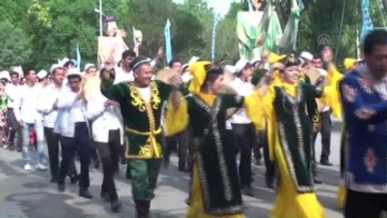 Özbekistan'da İpek ve Baharat Festivali Başladı