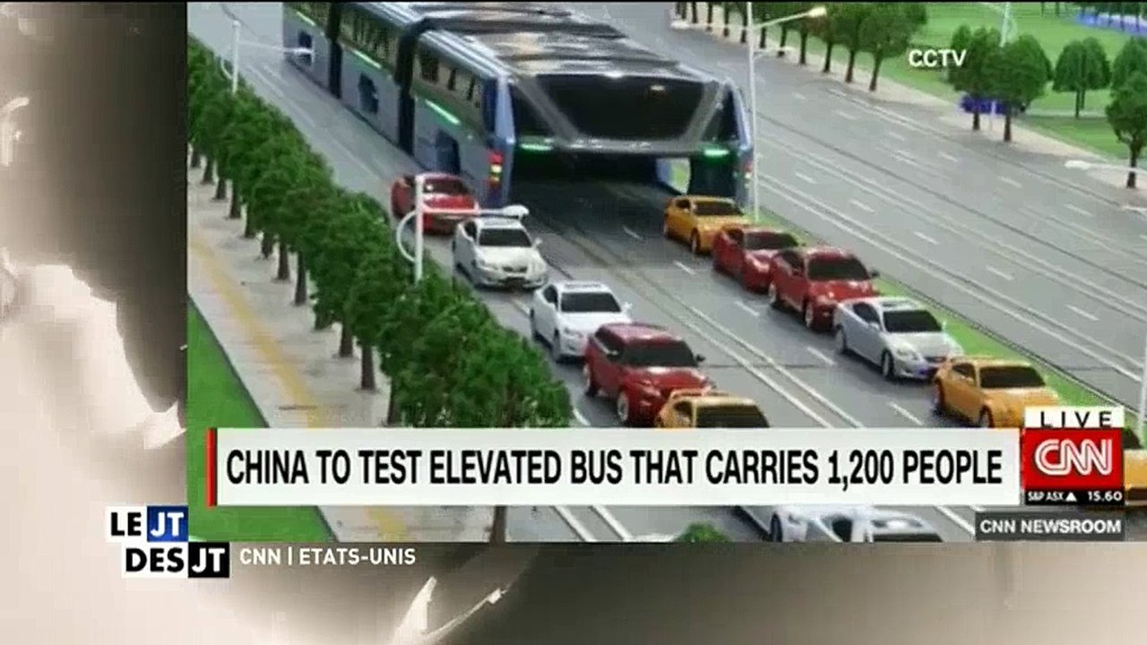 Les chinois inventent le bus du futur pour passer au dessus des voitures et éviter les embouteillages - Regardez