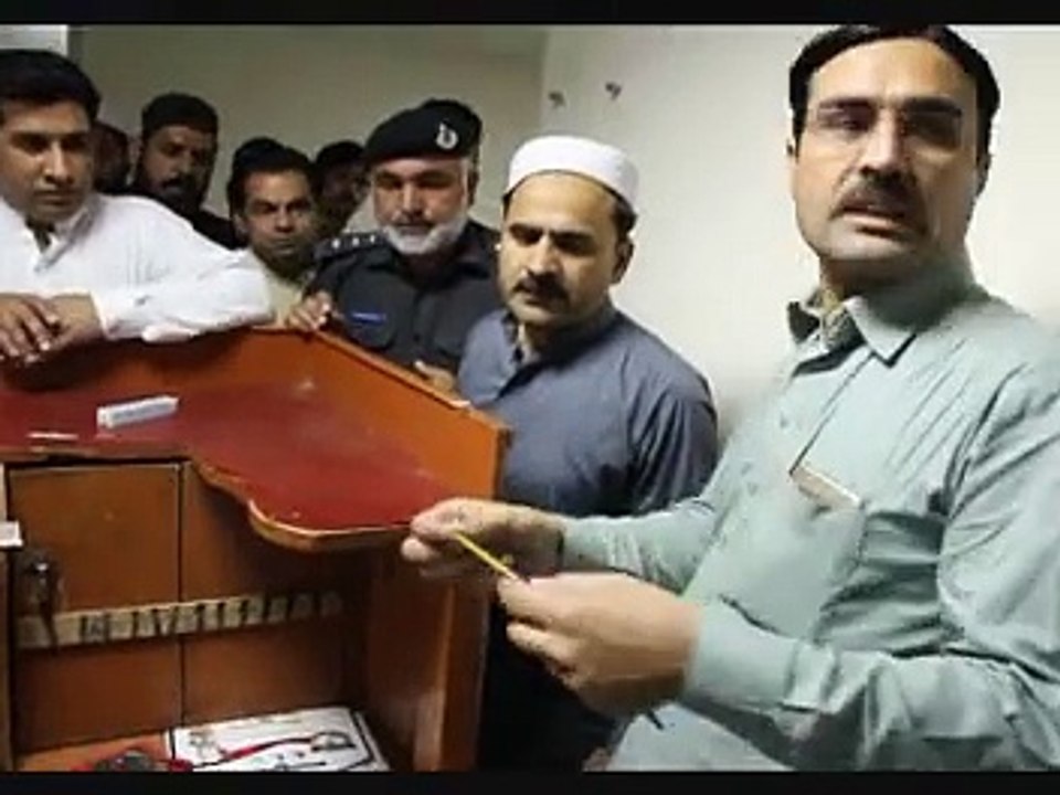 یہ ہے نیا کے پی کے جہاں منسٹر راتوں کو جاگ کر عوام کے مسائل حل کرتے ہیں.