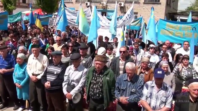 УКРОПЫ МОЛЯТСЯ НА ОБИТАТЕЛЕЙ КРЕМЛЯ