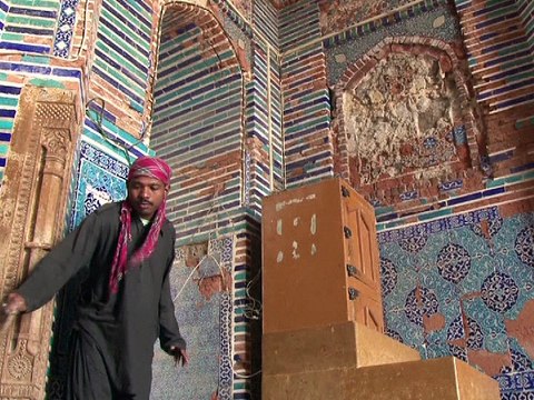 Au Pakistan, une magnifique mosquée moghole vouée à un lent délabrement