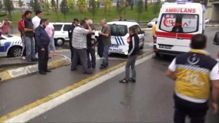 Kaza Raporu Tutan Polislere Otomobil Çarptı 2 Polis Yaralı