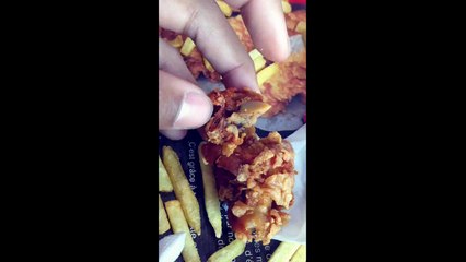 Un poussin entier retrouvé dans un menu KFC en France crée la polémique