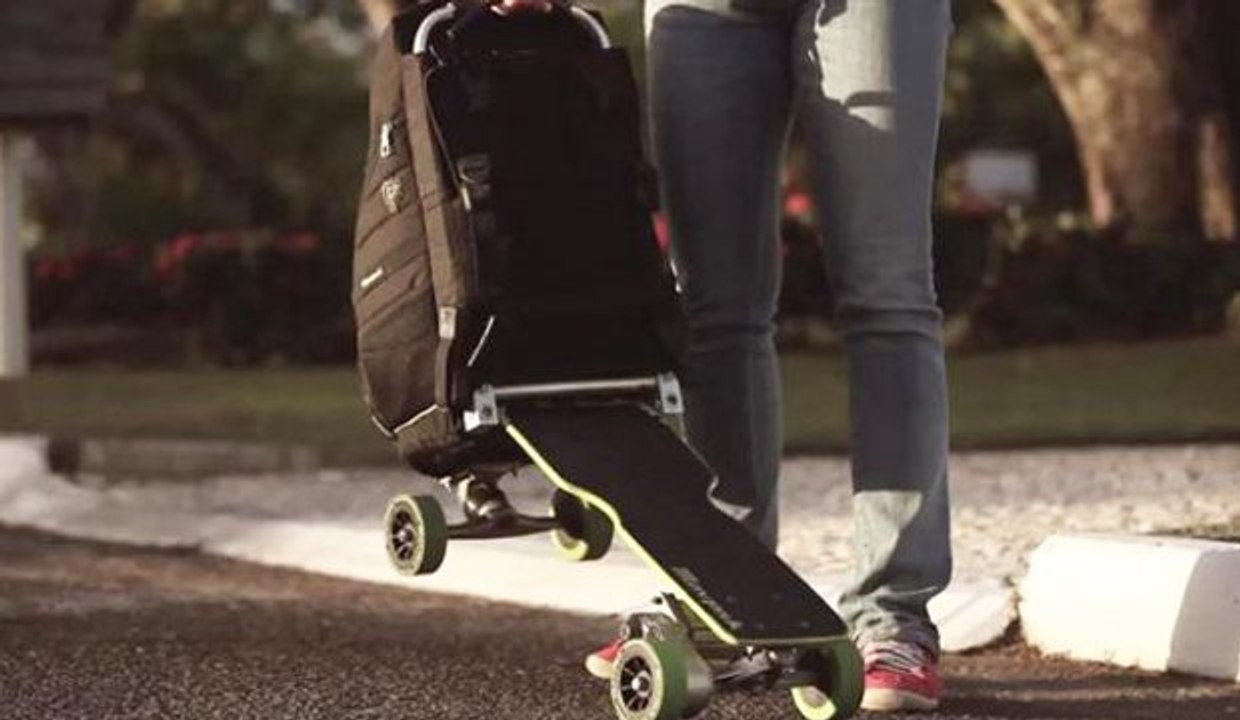 Le sac à dos qui se transforme en skateboard